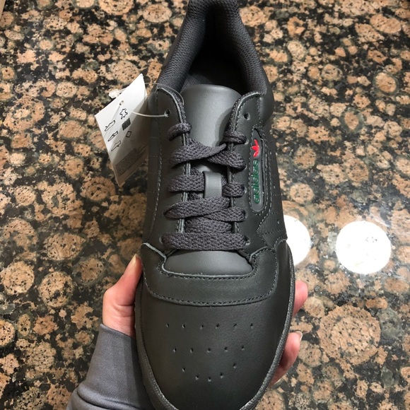 Yeezy Black Powerphase - Picture 4 of 6